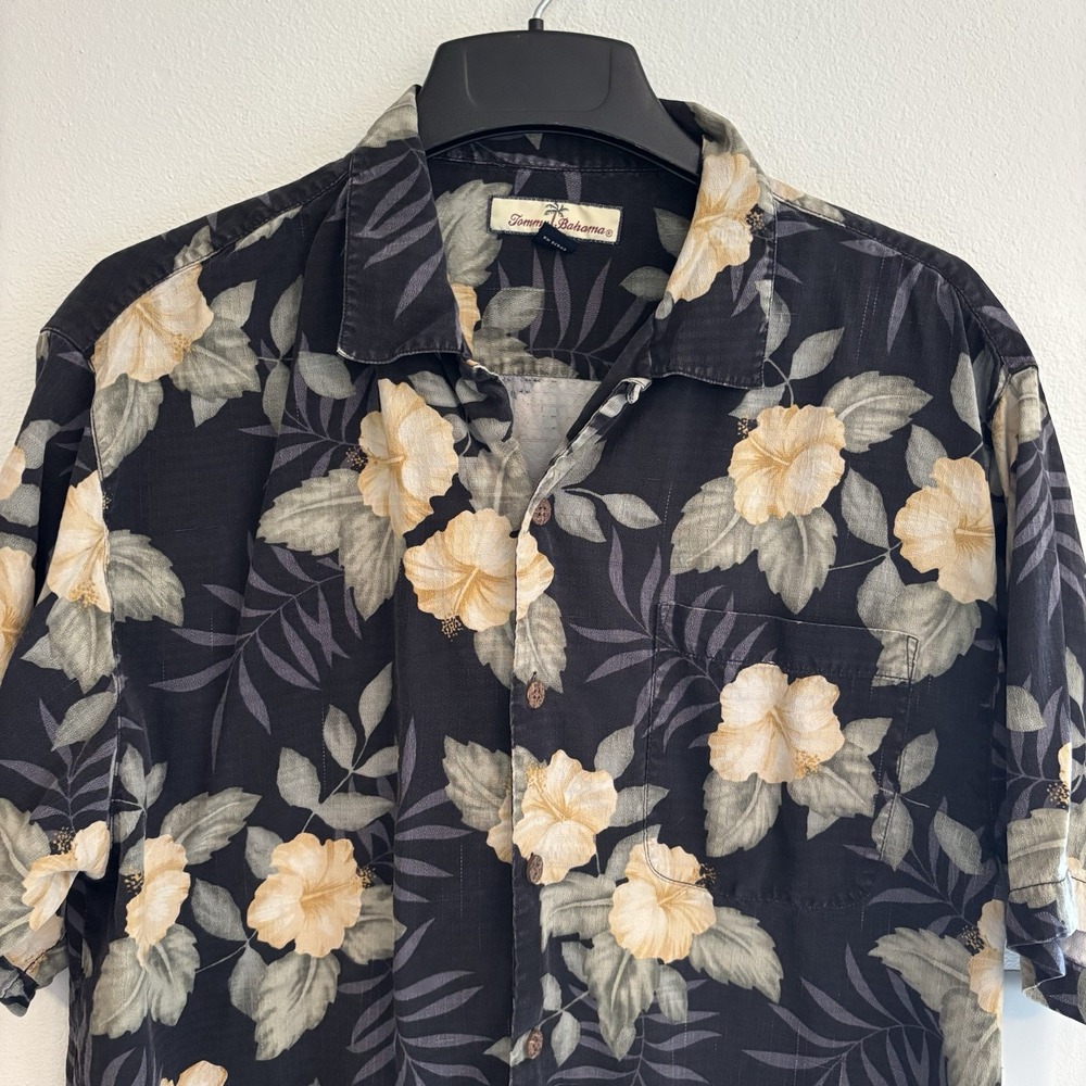 Tommy Bahama Silk Shirt Mens L Black Hibiscus Floral Hawaiian Camp